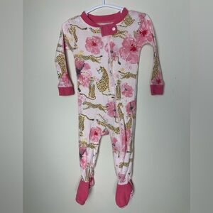 ✨3‎ for $20 kids only!✨ Burt's Bees Pink Floral and Leopard Kids Footie